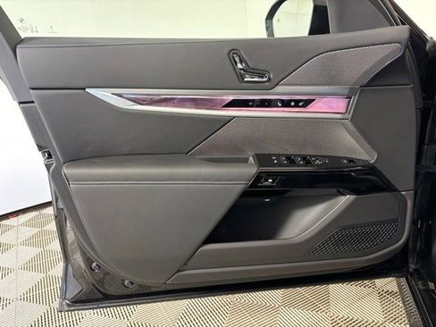 New 2026 BMW i7 xDrive60 w/ Executive Package AWD/4WD image 9