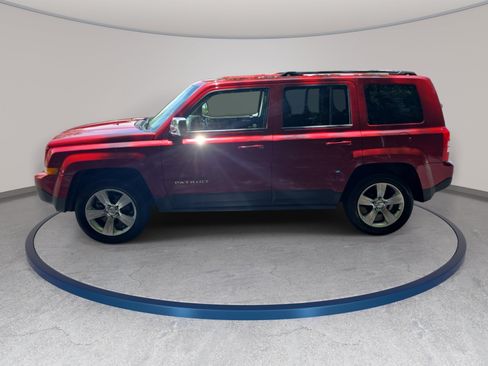 Used 2015 Jeep Patriot Latitude FWD image 8