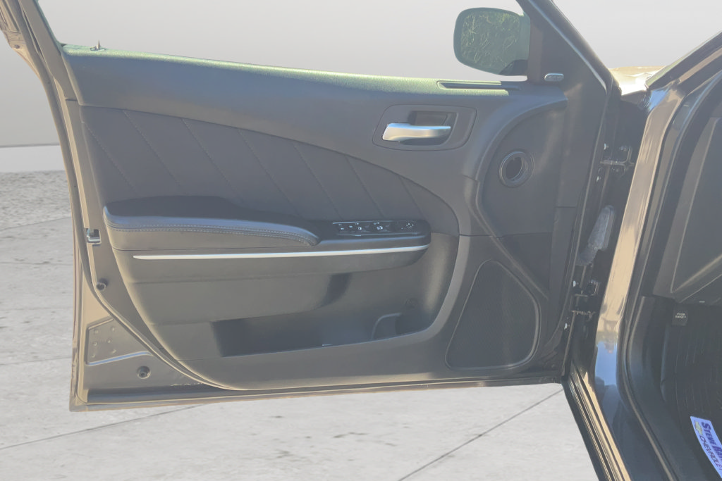 Used 2023 Dodge Charger SXT RWD image 10