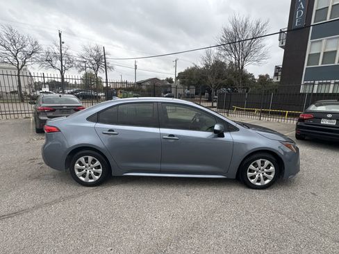 Used 2020 Toyota Corolla LE image 15
