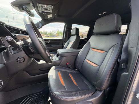 Used 2025 GMC Sierra 1500 AT4 w/ AT4 Premium Package AWD/4WD image 17