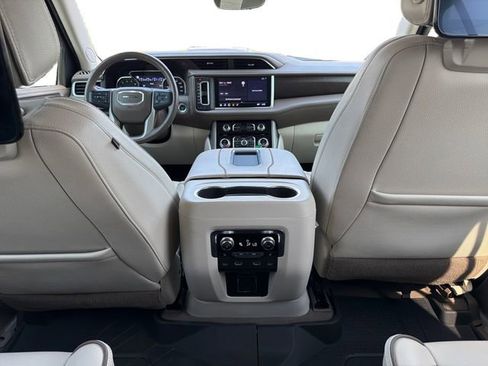 Used 2021 GMC Yukon XL Denali w/ Denali Premium Package RWD image 24