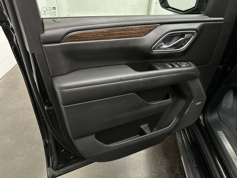 Used 2023 Chevrolet Suburban High Country w/ Max Trailering Package AWD/4WD image 20