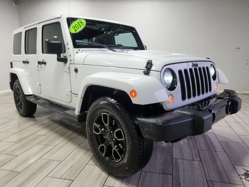 Used 2018 Jeep Wrangler Unlimited Sahara image 7