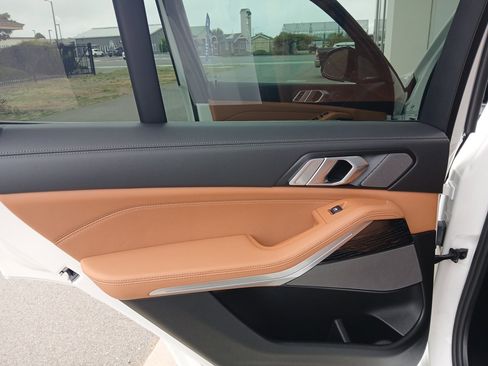 Used 2026 BMW X5 xDrive40i w/ M Sport Package image 21