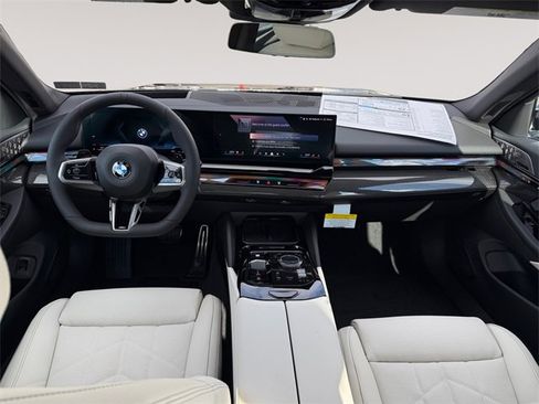 New 2026 BMW 540i xDrive w/ M Sport Package image 10