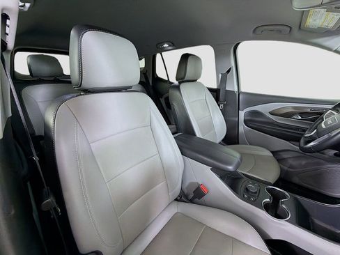 Used 2024 GMC Terrain SLT image 28