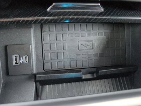 Used 2022 Ford F250 Platinum w/ Tremor Off-Road Package image 24