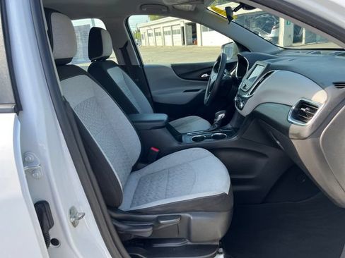 Used 2022 Chevrolet Equinox LS w/ Driver Confidence II Package AWD/4WD image 9