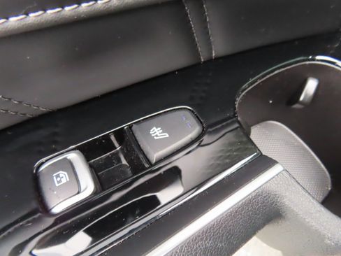 Used 2023 Kia Sorento SX image 34