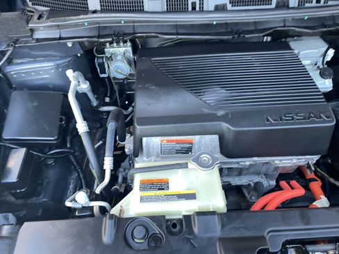 Used 2018 Nissan Leaf SV w/ Protection Package image 29