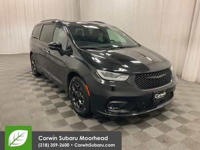 Used 2024 Chrysler Pacifica Premium