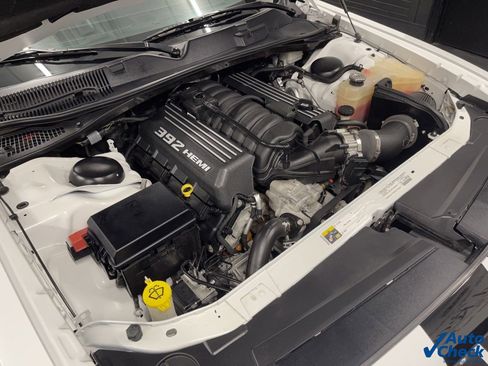 Used 2014 Dodge Challenger SRT8 image 23