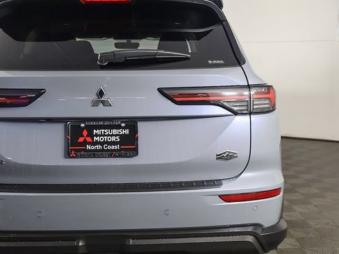 New 2026 Mitsubishi Outlander AWD image 18