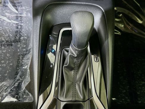 Used 2022 Toyota Corolla LE image 20