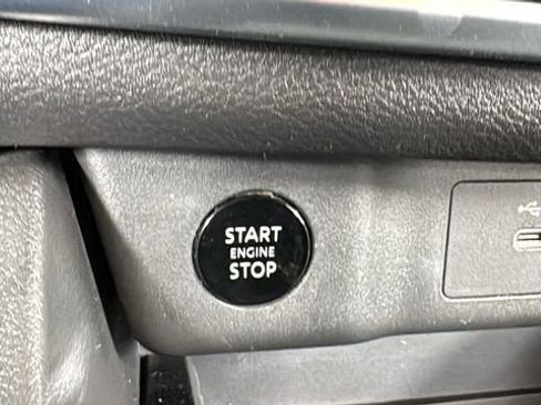 Certified 2025 Nissan Rogue SV AWD/4WD image 24