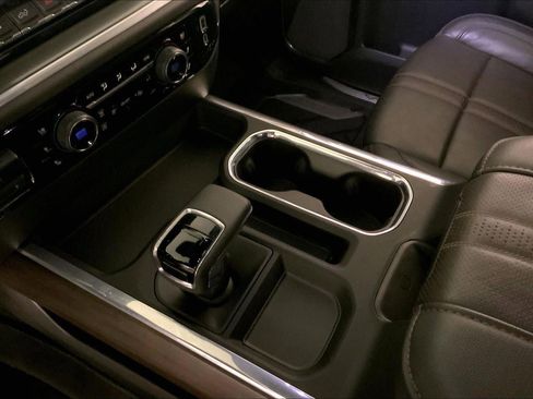 Used 2025 Chevrolet Silverado 1500 High Country w/ High Country Premium Package image 17