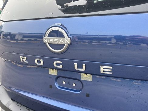 Used 2023 Nissan Rogue SV FWD image 22