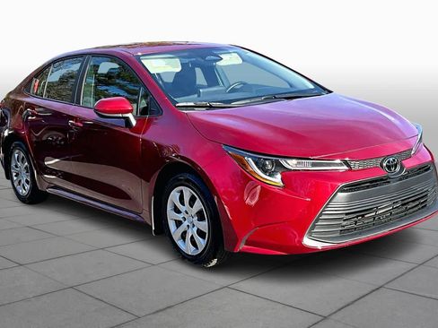 Certified 2025 Toyota Corolla LE image 2