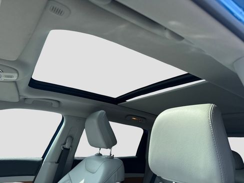 Used 2022 Jeep Compass Limited w/ Sun and Sound Group image 12