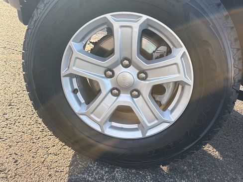 Used 2021 Jeep Wrangler Unlimited Sport image 12