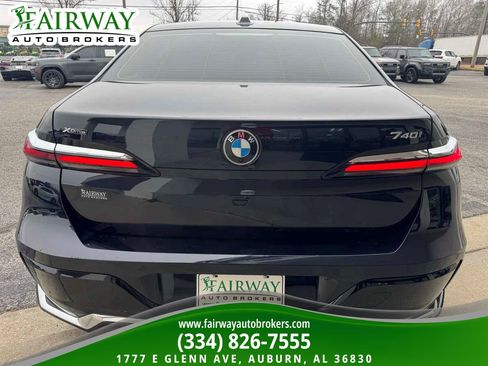 Used 2025 BMW 740i xDrive AWD/4WD image 6