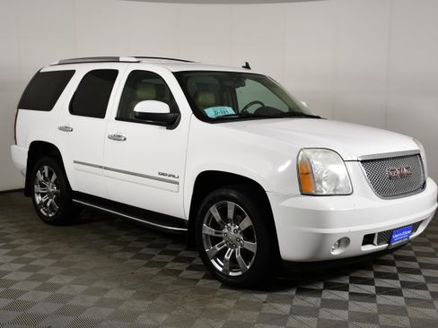 Used 2012 GMC Yukon Denali AWD/4WD image 4