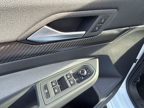 Used 2025 Volkswagen Golf R Black Edition image 23