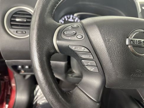 Used 2019 Nissan Pathfinder SL AWD/4WD image 12