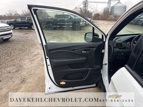 Used 2023 Honda Ridgeline Black Edition image 17