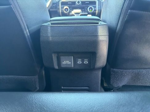 Used 2024 Toyota Tacoma Limited w/ Limited Package (LT) AWD/4WD image 15