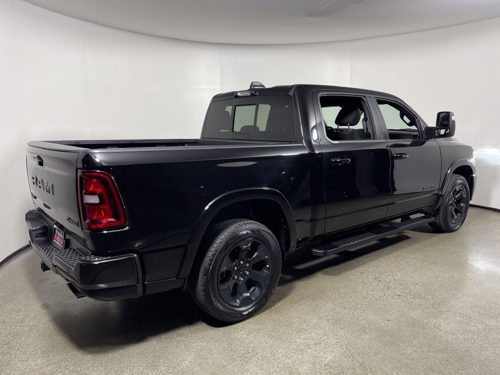 Used 2025 RAM 1500 Big Horn AWD/4WD image 3