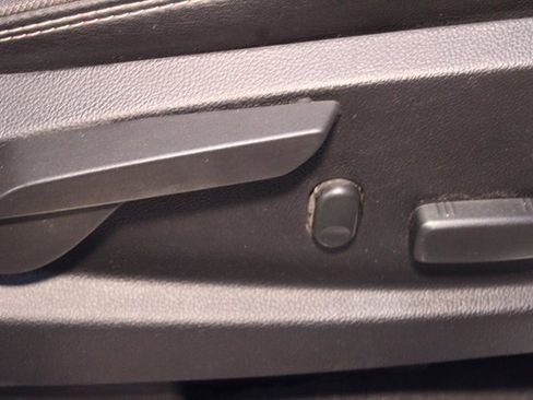 Used 2021 GMC Canyon Denali image 12