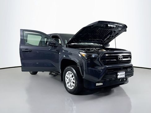 Used 2024 Toyota Tacoma SR w/ SR Upgrade Package AWD/4WD image 18