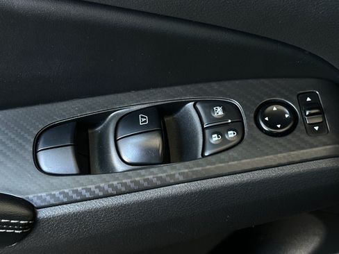 Used 2024 Nissan Altima 2.5 SV FWD image 12