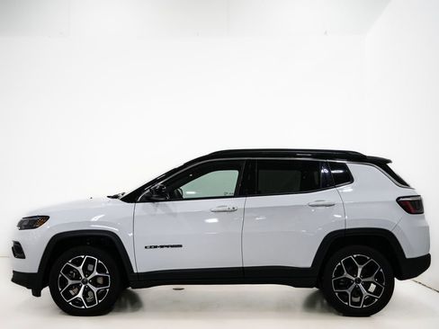 Used 2025 Jeep Compass Limited AWD/4WD image 5