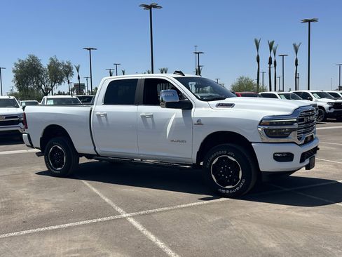 Used 2025 RAM 2500 Laramie AWD/4WD image 7