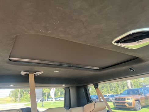 Used 2023 Jeep Grand Wagoneer L Series III w/ HD Trailer Tow Package AWD/4WD image 15