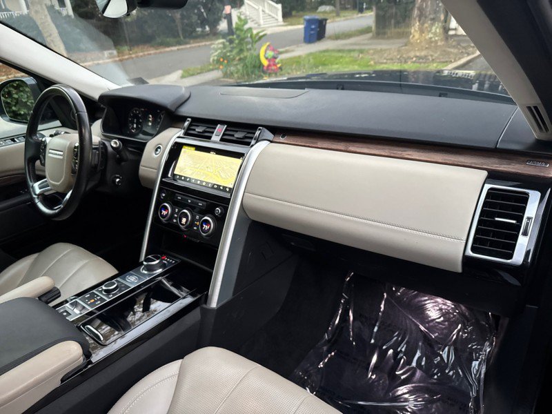 Used 2020 Land Rover Discovery HSE AWD/4WD image 31