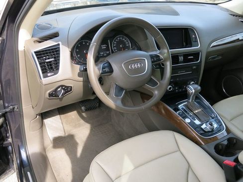 Used 2017 Audi Q5 2.0T Premium Plus w/ Technology Package image 11