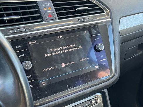 Used 2018 Volkswagen Tiguan SE image 7