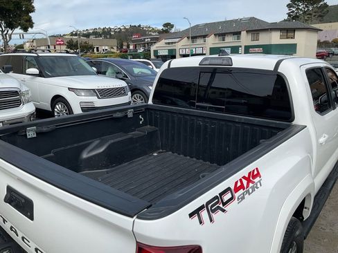 Used 2019 Toyota Tacoma TRD Sport image 75