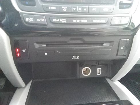 Used 2019 Honda Pilot Touring image 26