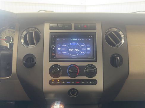 Used 2011 Ford Expedition XLT image 17