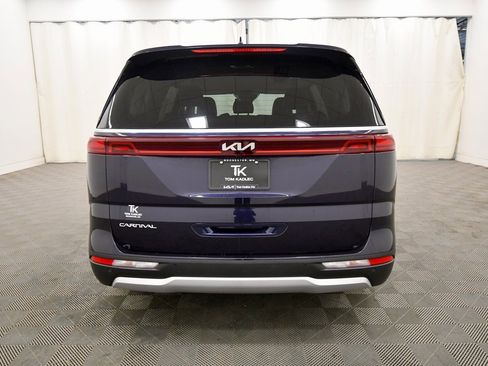 Certified 2024 Kia Carnival LX image 6