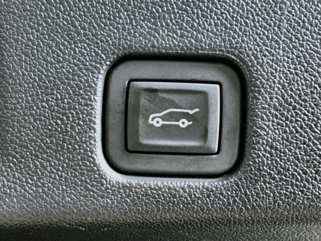 Used 2025 Chevrolet Traverse High Country AWD/4WD image 33
