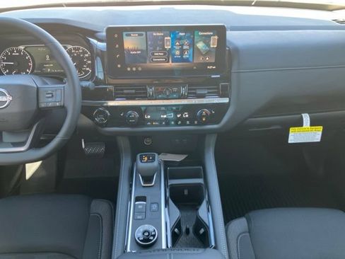 Used 2026 Nissan Pathfinder SV AWD/4WD image 13