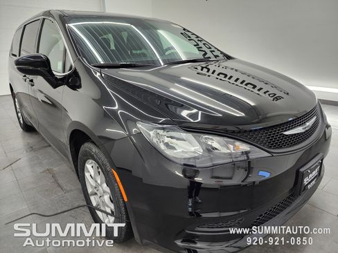 New 2026 Chrysler Voyager LX image 2