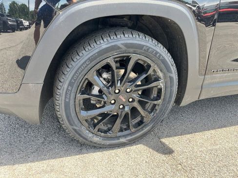 Used 2023 GMC Terrain SLE w/ Driver Convenience Package AWD/4WD image 10