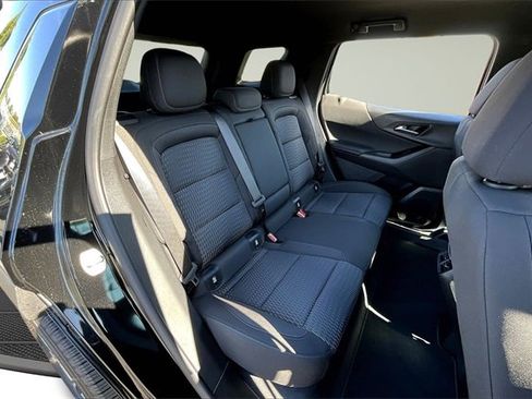 Used 2025 Chevrolet Equinox LT image 24